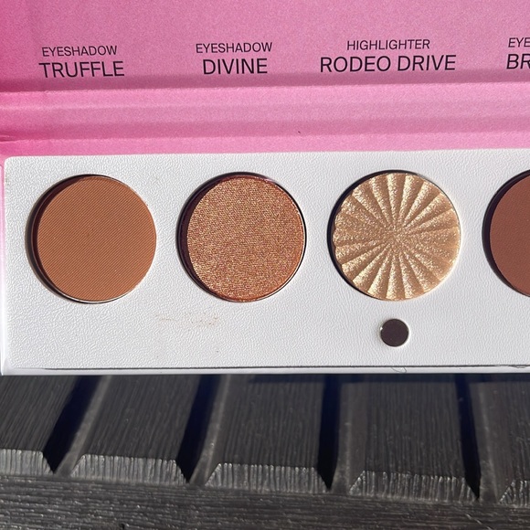 OFRA Cosmetics - Signature Luxe Eyeshadow Palette - Picture 3 of 11